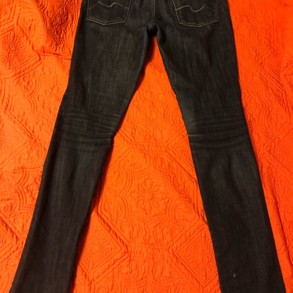 Classic and flattering 7 for all mankind jeans - Picture 7 of 7